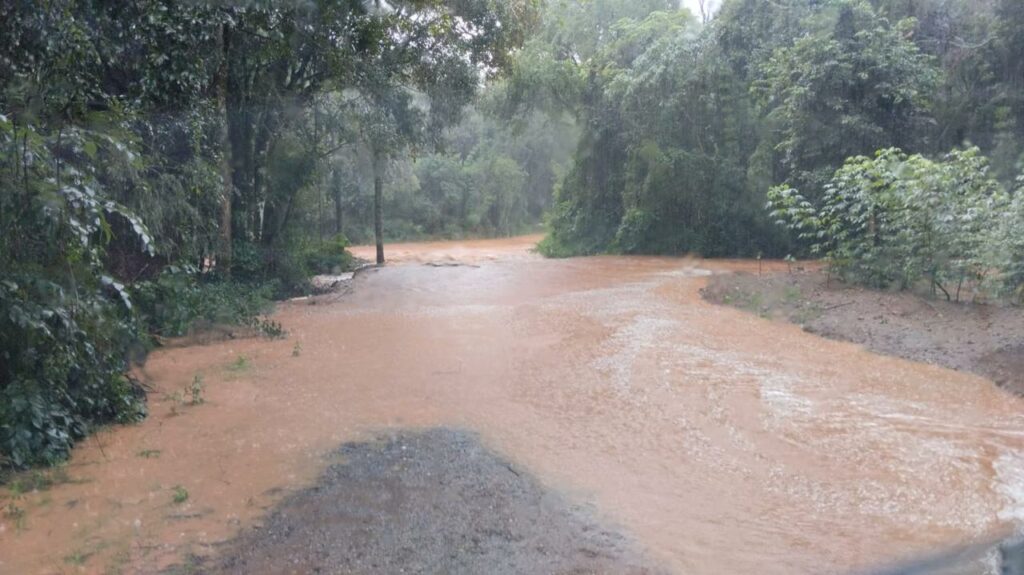 Fortes chuvas causam deterioração de Estradas e Alagamentos em Machadinho