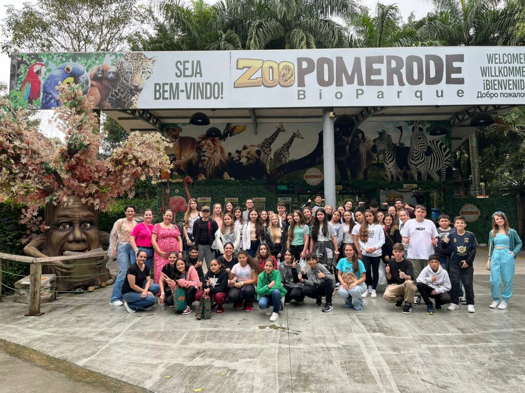 Alunos de escola municipal de Machadinho vivenciam cultura e diversão em Pomerode, Santa Catarina